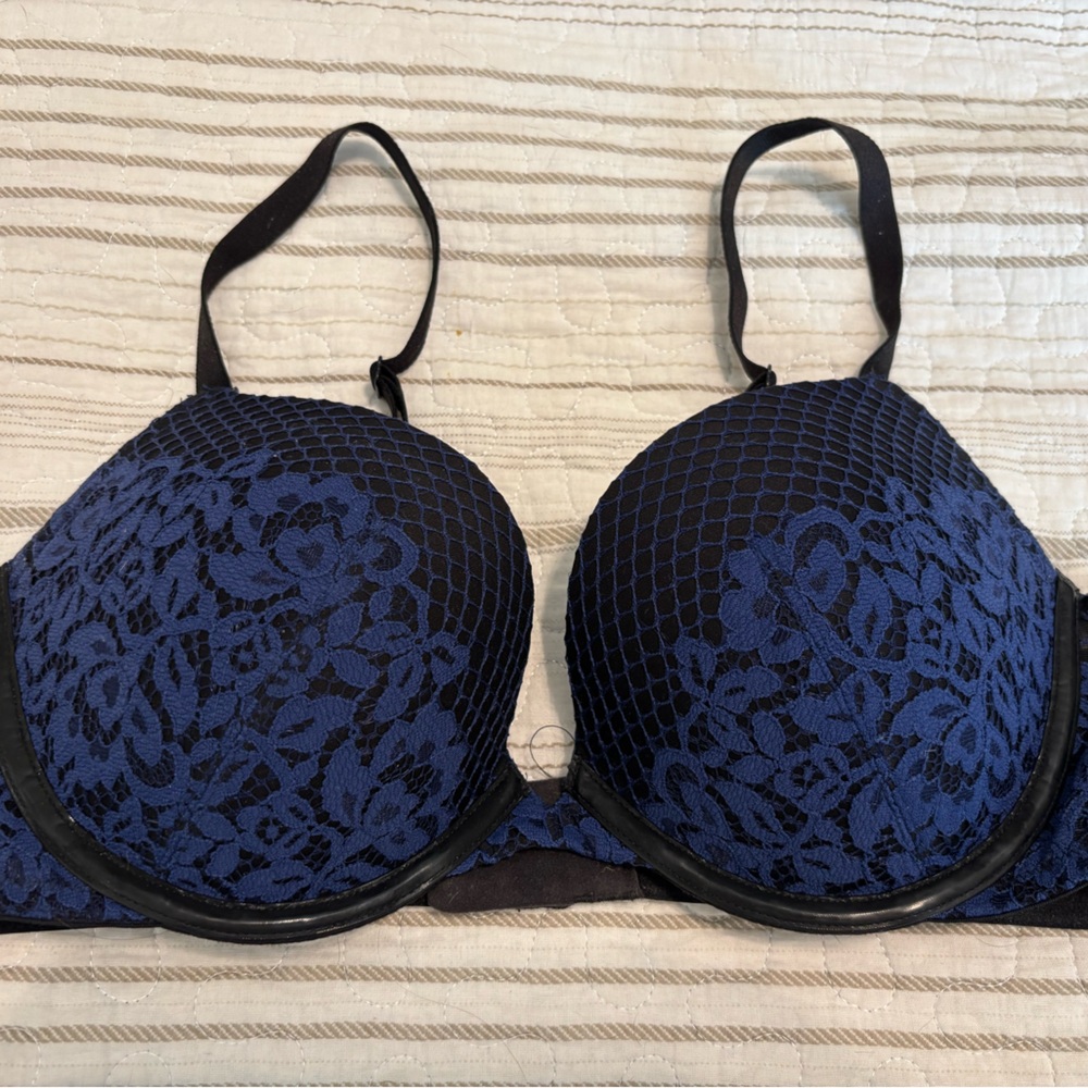 Victoria's Secret Black and Blue Very Sexy Pushup Lace Bra